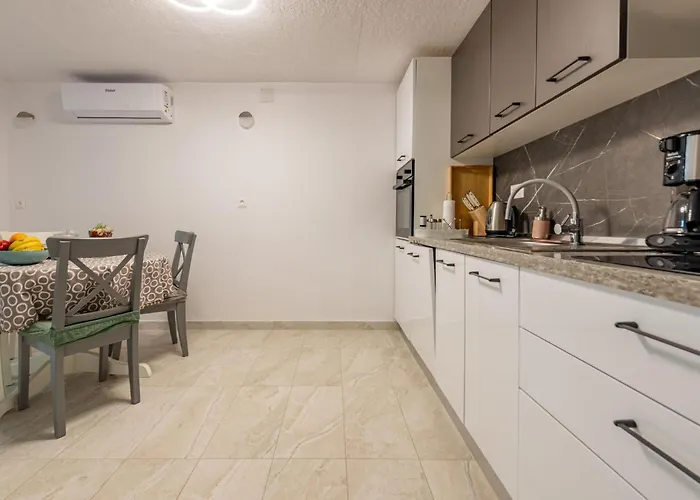 In Апартаменты *